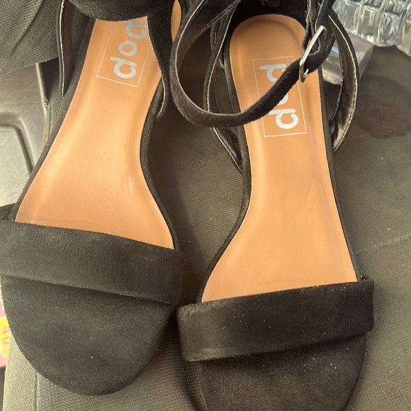 Heels - Picture 1 of 1